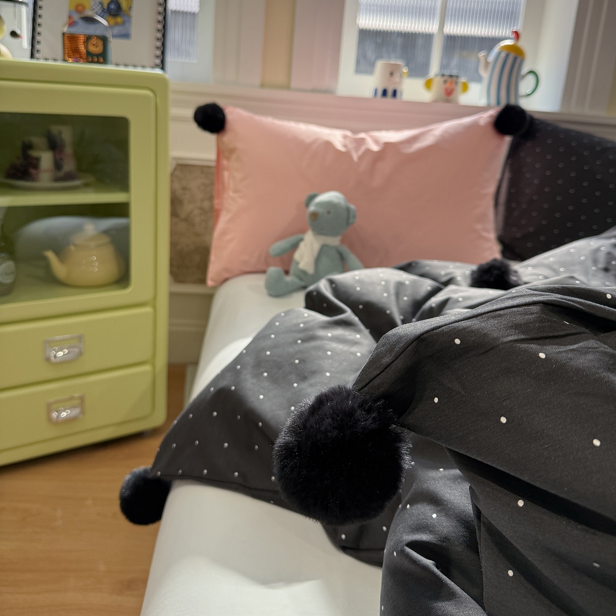 91家纺网 家纺一手货源 找家纺 慕尚家纺 2026新款全棉纯棉水洗带球工艺四件套 波点黑