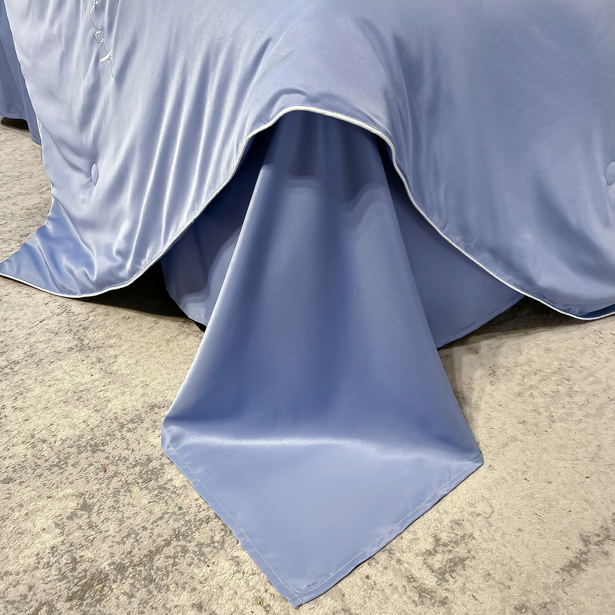 91家纺网 家纺一手货源 找家纺 吾诺家居 2026新款字母刺绣水洗天丝夏被夏凉被空调被四件套-字母 字母黄兰