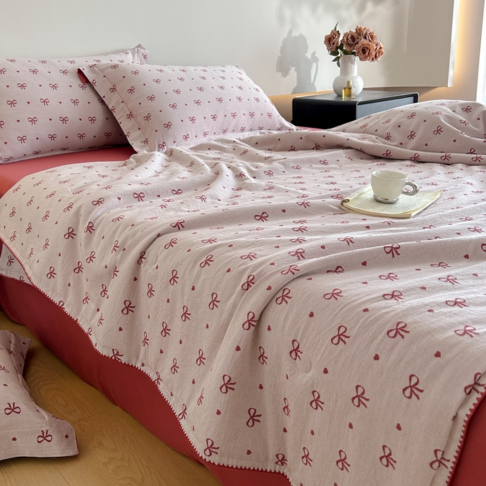 91家纺网 家纺一手货源 找家纺 禾时 2026春夏新品色织提花夏被夏凉被空调被四件套（配全棉纱布） 蝴蝶结（酒红）