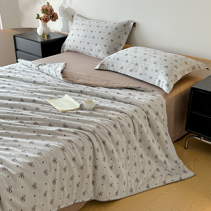 91家纺网 家纺一手货源 找家纺 禾时 2026春夏新品色织提花夏被夏凉被空调被四件套（配全棉纱布） 蝴蝶结（咖色）