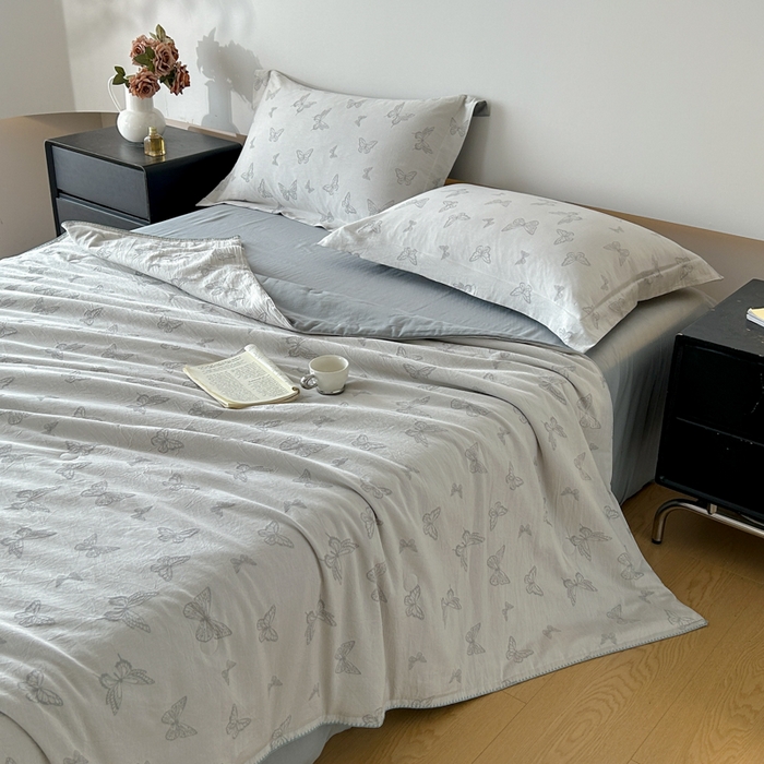 91家纺网 家纺一手货源 找家纺 禾时 2026春夏新品色织提花夏被夏凉被空调被四件套（配全棉纱布） 轻舞飞扬（兰）