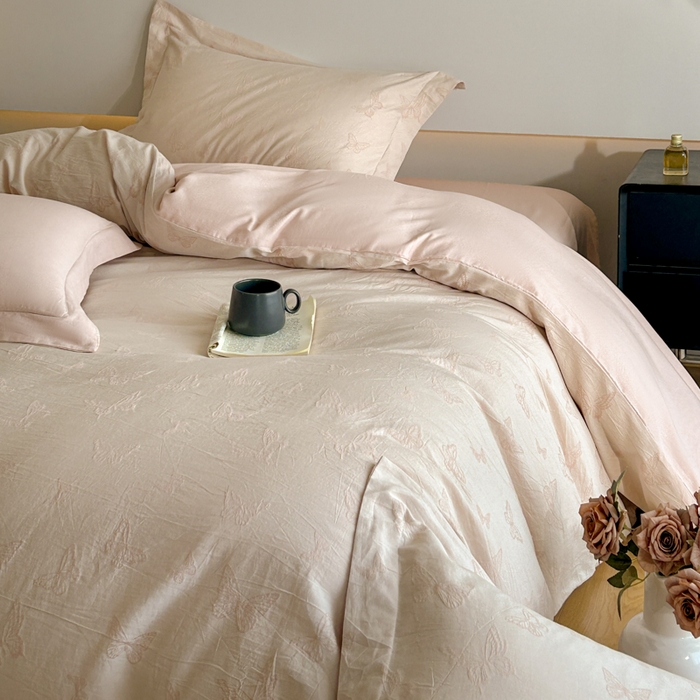 91家纺网 家纺一手货源 找家纺 禾时 2026春夏新品色织提花夏被夏凉被空调被四件套（配全棉纱布） 轻舞飞扬（粉）