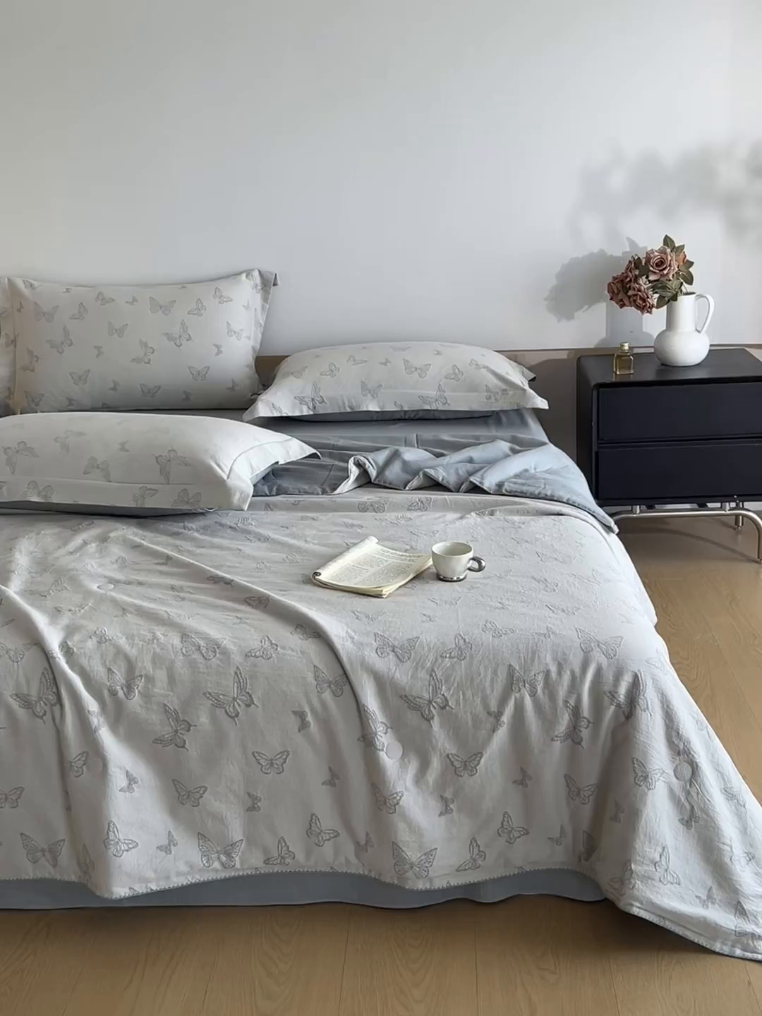 91家纺网 家纺一手货源 找家纺 禾时 2026春夏新品色织提花夏被夏凉被空调被四件套（配全棉纱布） 轻舞飞扬（兰）