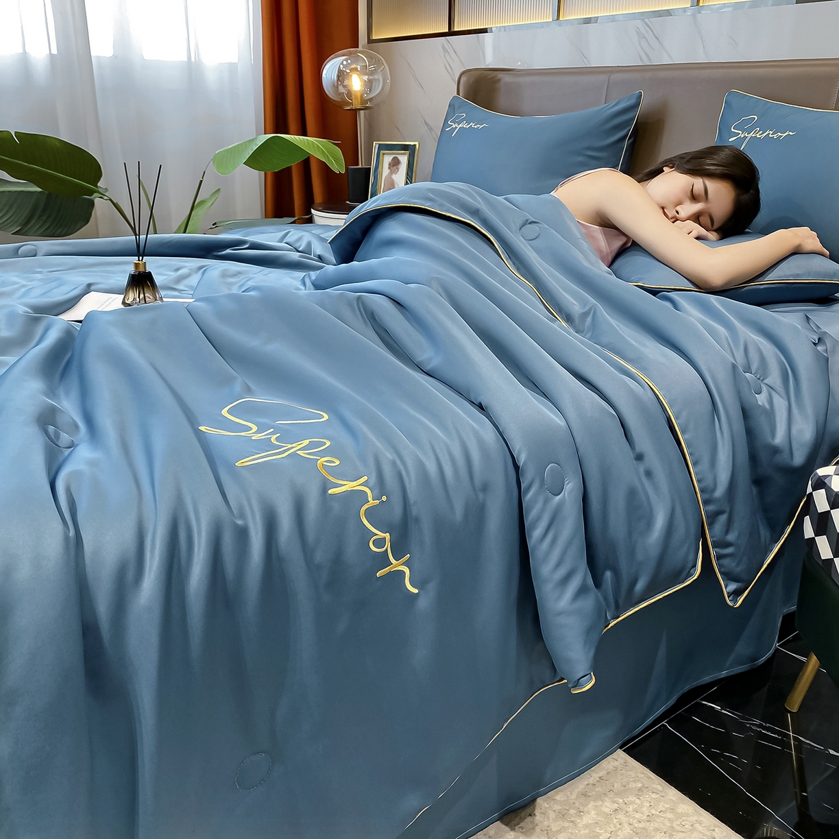 91家纺网 家纺一手货源 找家纺 吾诺家居 2026新款字母刺绣水洗天丝夏被夏凉被空调被四件套-字母 字母静谧蓝