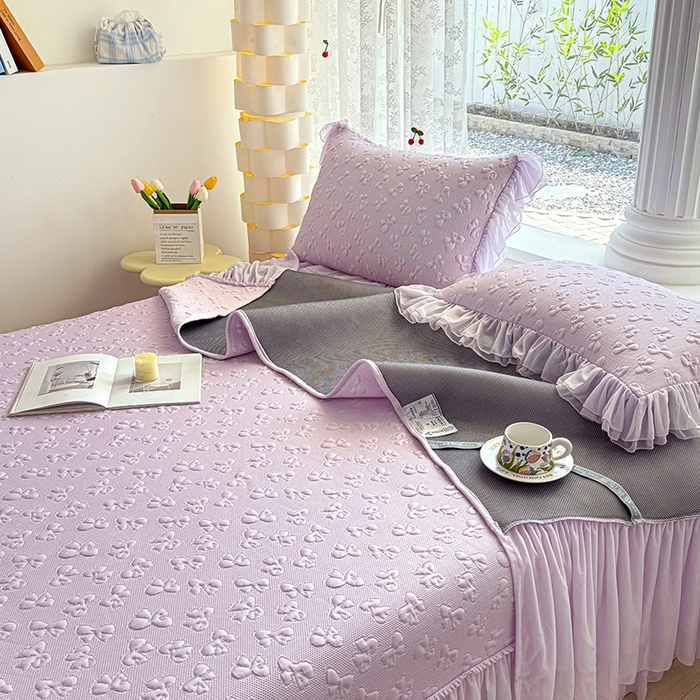91家纺网 家纺一手货源 找家纺 金绣美居 2026新款PE高分子复合凉感席韩版床裙款凉席三件套-小确幸 小确幸-紫色