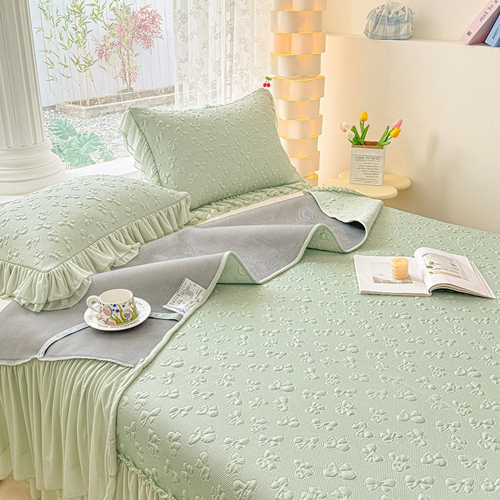 91家纺网 家纺一手货源 找家纺 金绣美居 2026新款PE高分子复合凉感席韩版床裙款凉席三件套-小确幸 小确幸-幸运绿