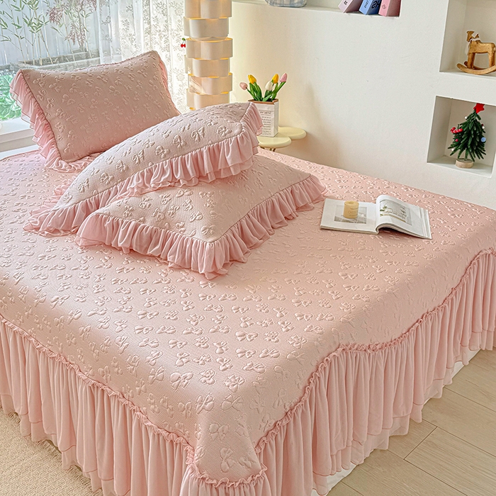 91家纺网 家纺一手货源 找家纺 金绣美居 2026新款PE高分子复合凉感席韩版床裙款凉席三件套-小确幸 小确幸-浅粉