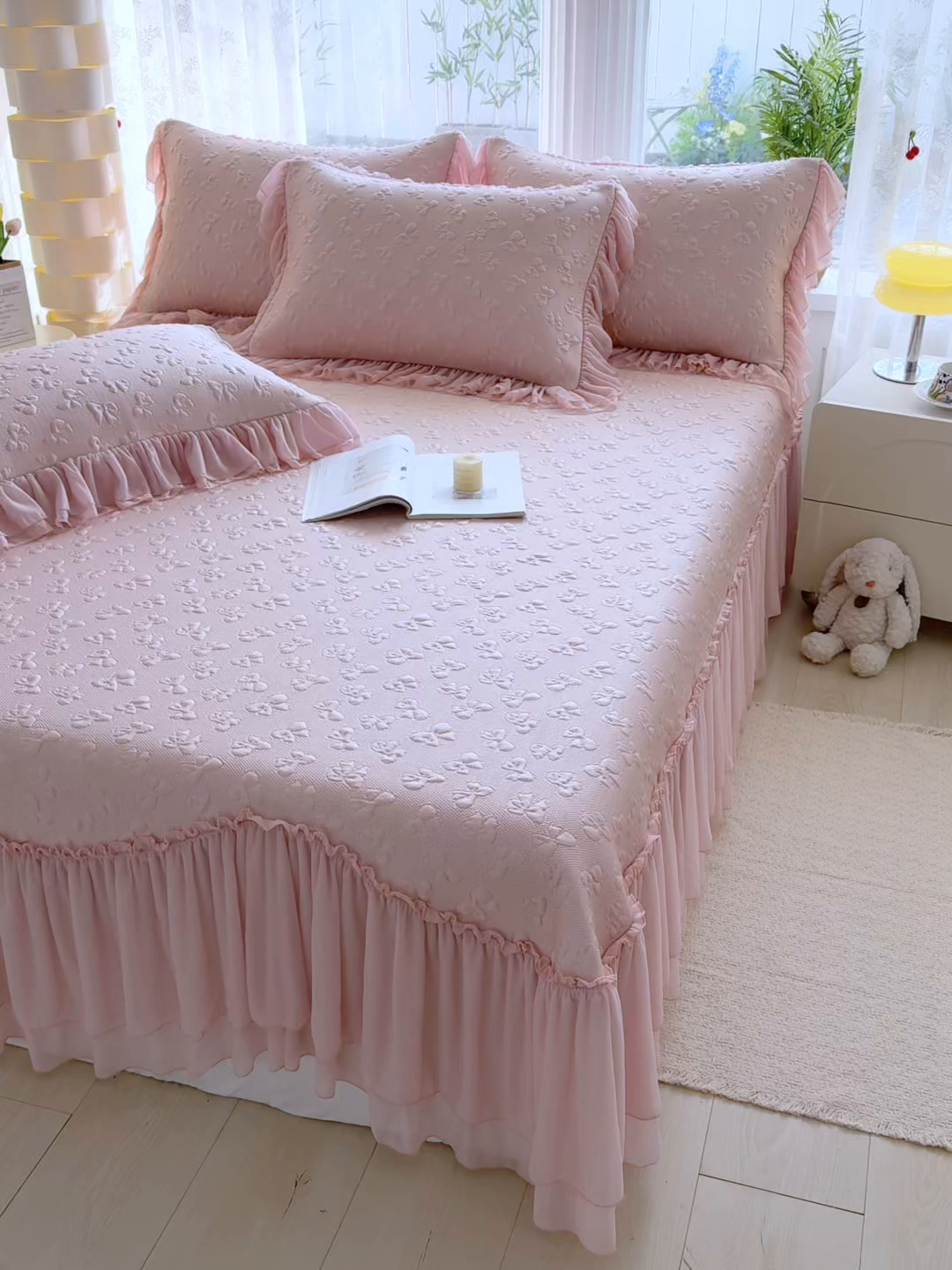 91家纺网 家纺一手货源 找家纺 （总）金绣美居 2026新款PE高分子复合凉感席韩版床裙款凉席三件套-小确幸