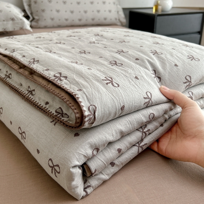 91家纺网 家纺一手货源 找家纺 （总）禾时 2026春夏新品色织提花夏被夏凉被空调被四件套（配全棉纱布）