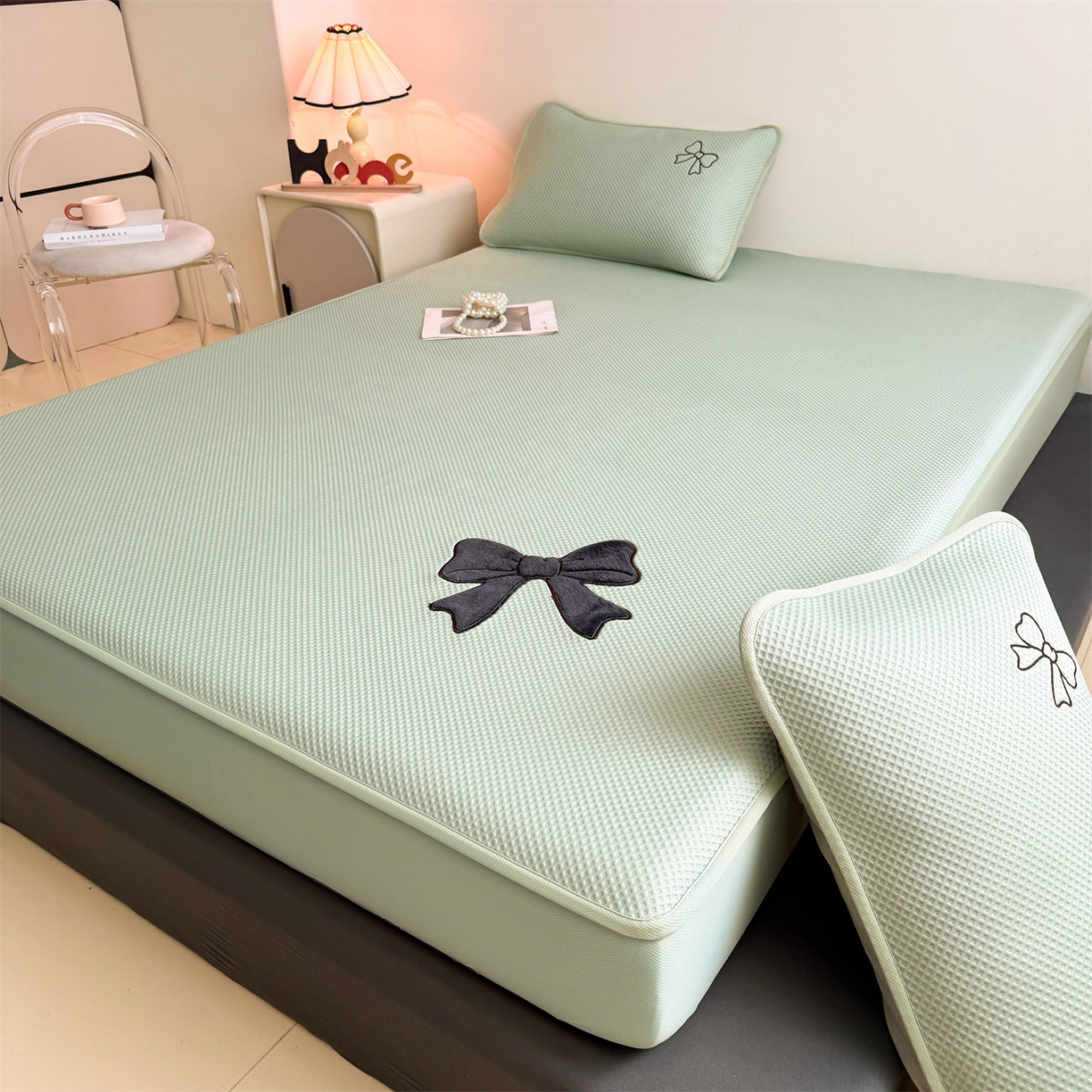 91家纺网 家纺一手货源 找家纺 雯豆家纺 2026春夏新款PE中分子凉感豆豆床笠三件套加厚三明治床垫保护套-墨蝶 墨蝶床笠款-绿