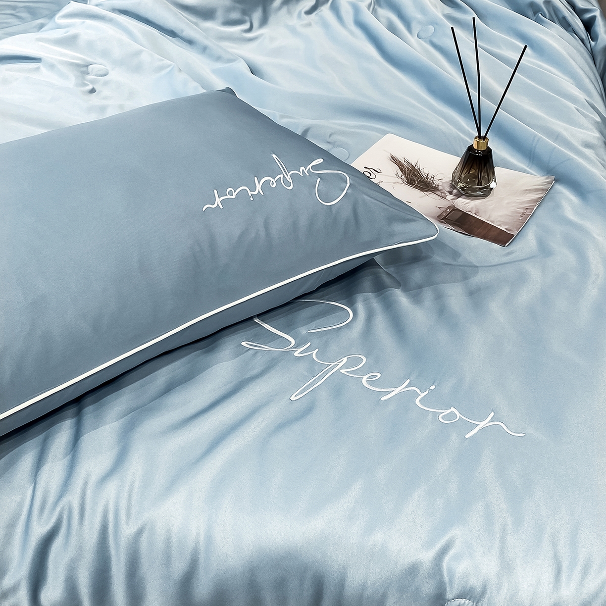 91家纺网 家纺一手货源 找家纺 吾诺家居 2026新款字母刺绣水洗天丝夏被夏凉被空调被四件套-字母 字母石兰