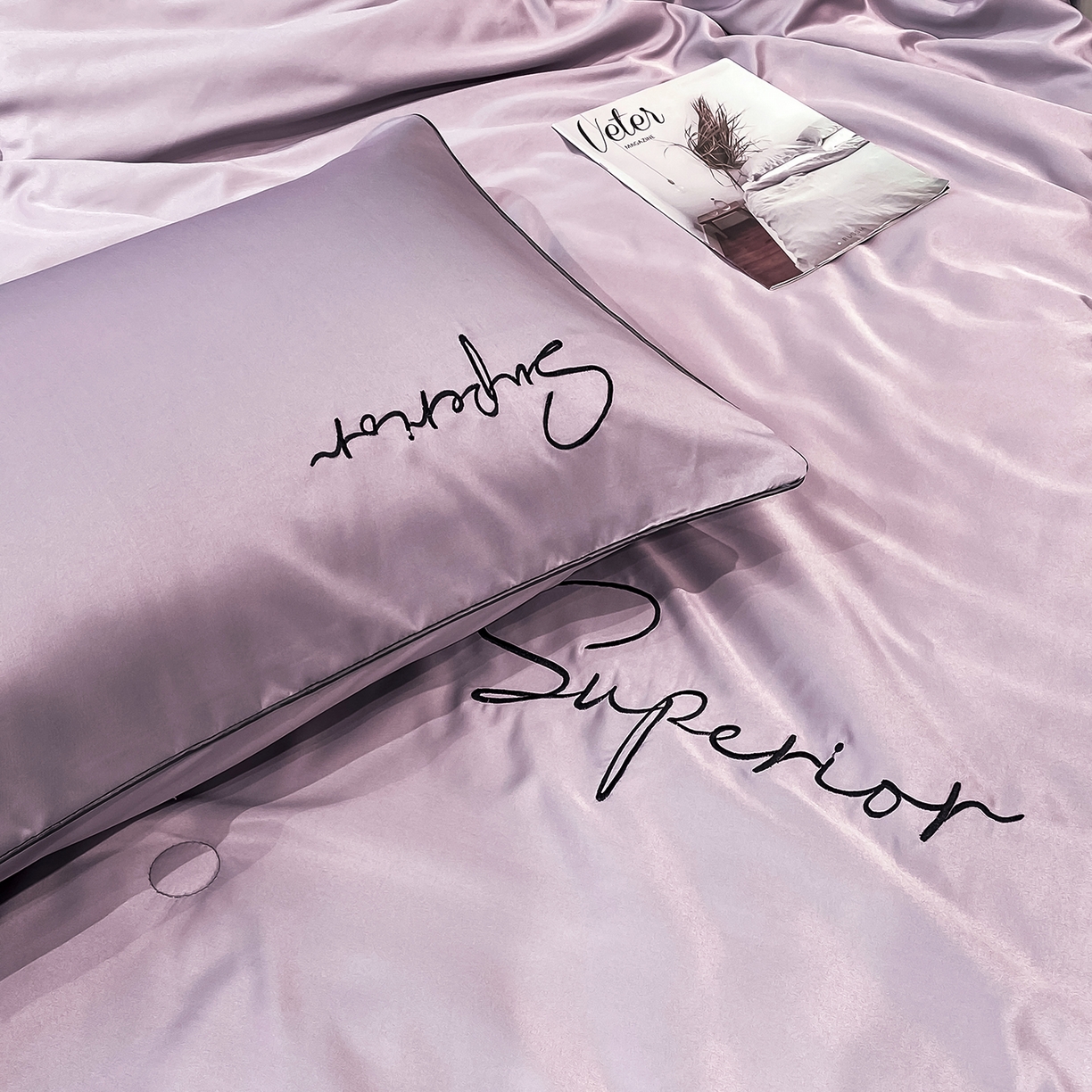 91家纺网 家纺一手货源 找家纺 吾诺家居 2026新款字母刺绣水洗天丝夏被夏凉被空调被四件套-字母 字母烟熏紫