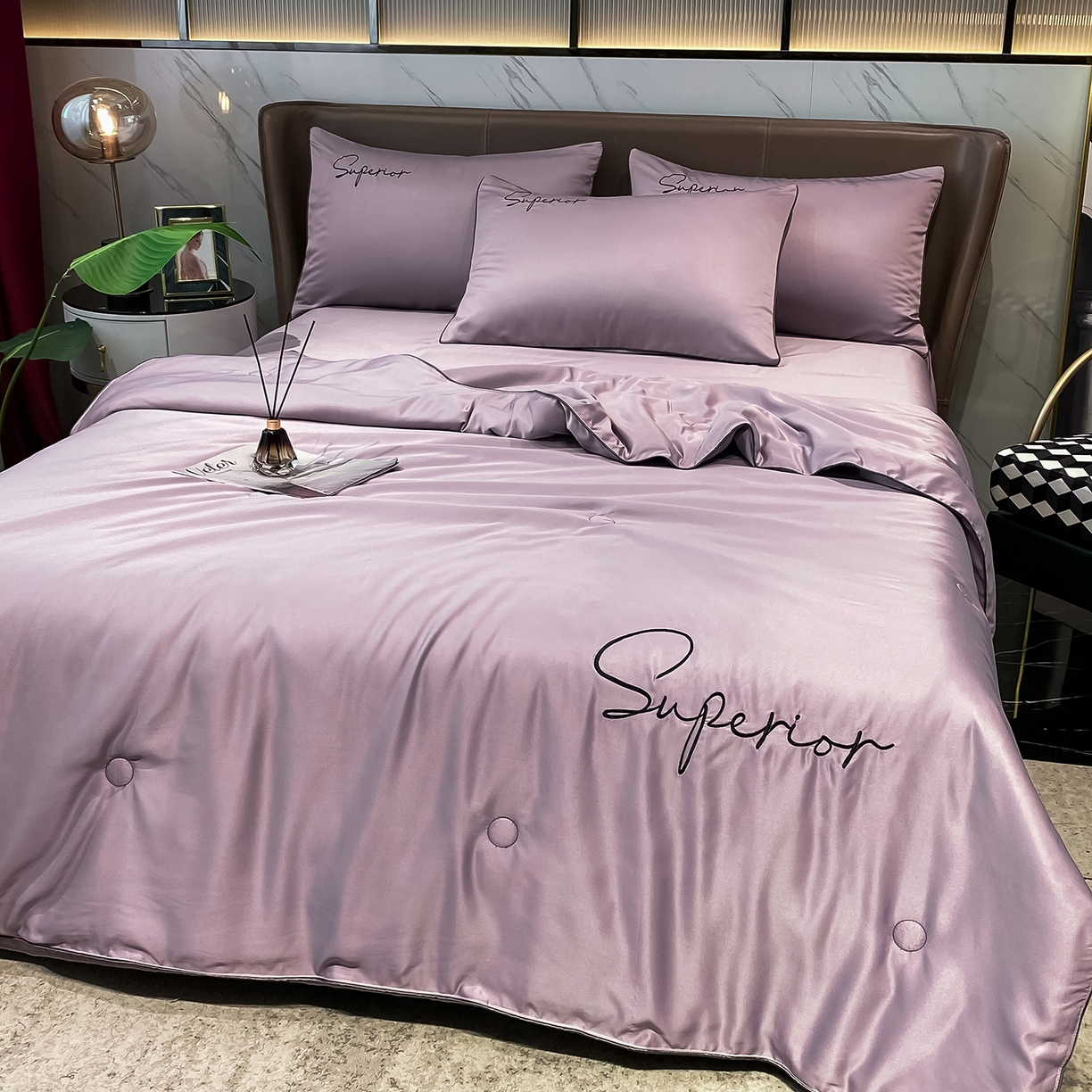 91家纺网 家纺一手货源 找家纺 吾诺家居 2026新款字母刺绣水洗天丝夏被夏凉被空调被四件套-字母 字母烟熏紫