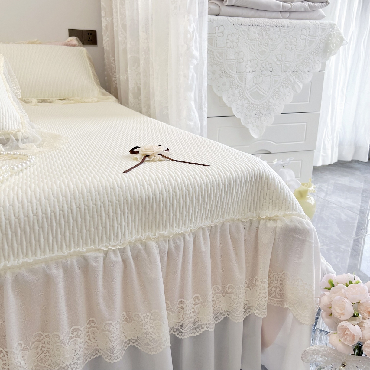 91家纺网 家纺一手货源 找家纺 恋尚羽 2026新款高分子PE凉泡泡大床裙凉感席波浪冰豆豆凉席席子三件套-系列 山茶可可 米白色