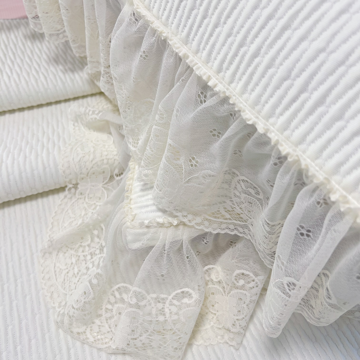 91家纺网 家纺一手货源 找家纺 恋尚羽 2026新款高分子PE凉泡泡大床裙凉感席波浪冰豆豆凉席席子三件套-系列 山茶可可 米白色