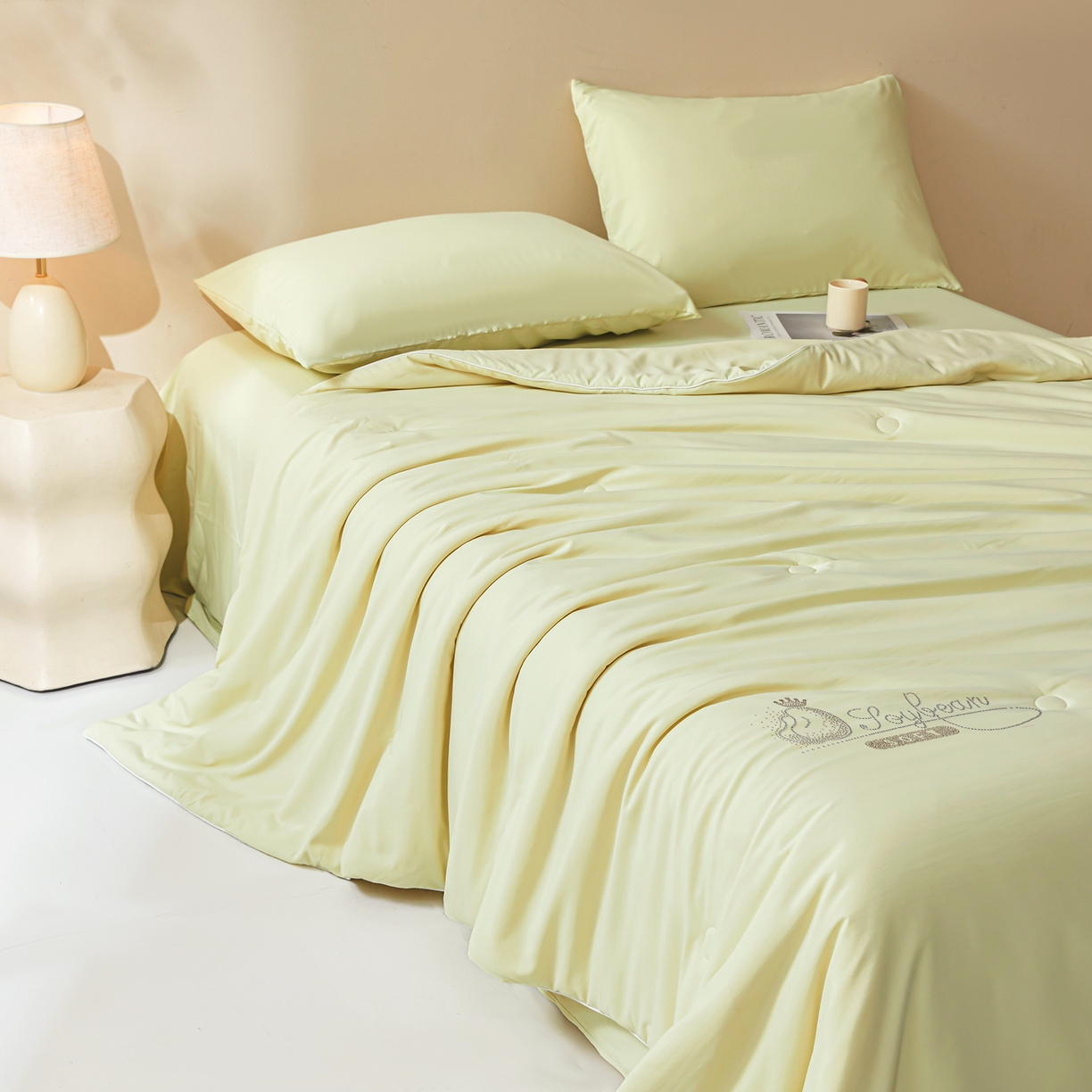 91家纺网 家纺一手货源 找家纺 （总）秋泽家纺2026慕丝棉纯色凉感大豆纤维夏被 烫钻工艺四边踩棉不跑棉