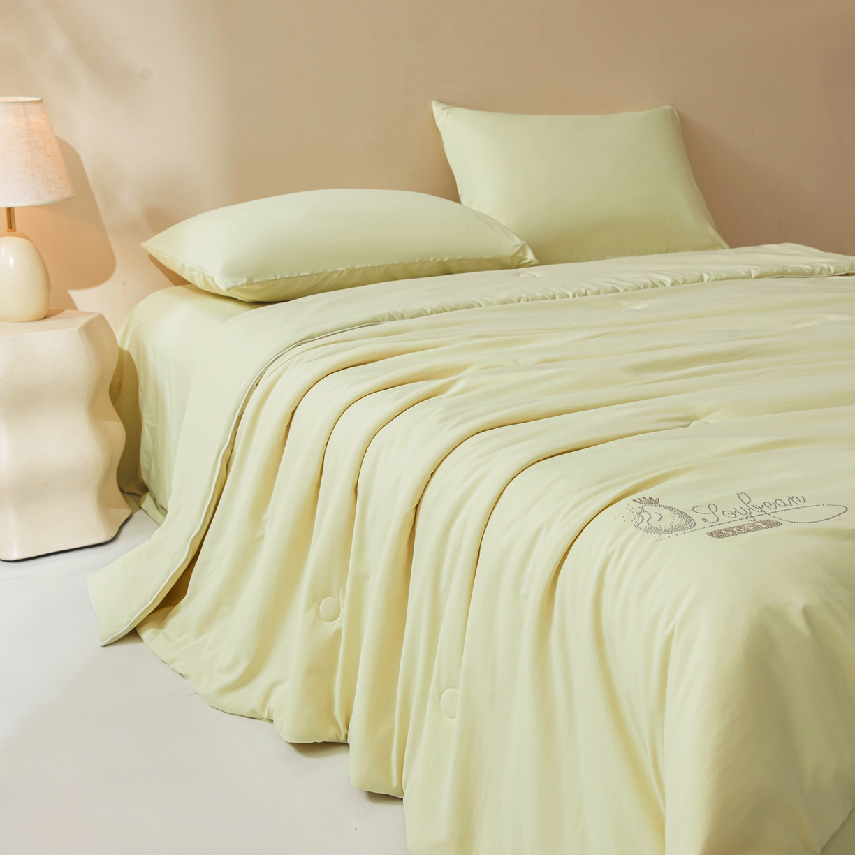 91家纺网 家纺一手货源 找家纺 （总）秋泽家纺2026慕丝棉纯色凉感大豆纤维夏被 烫钻工艺四边踩棉不跑棉