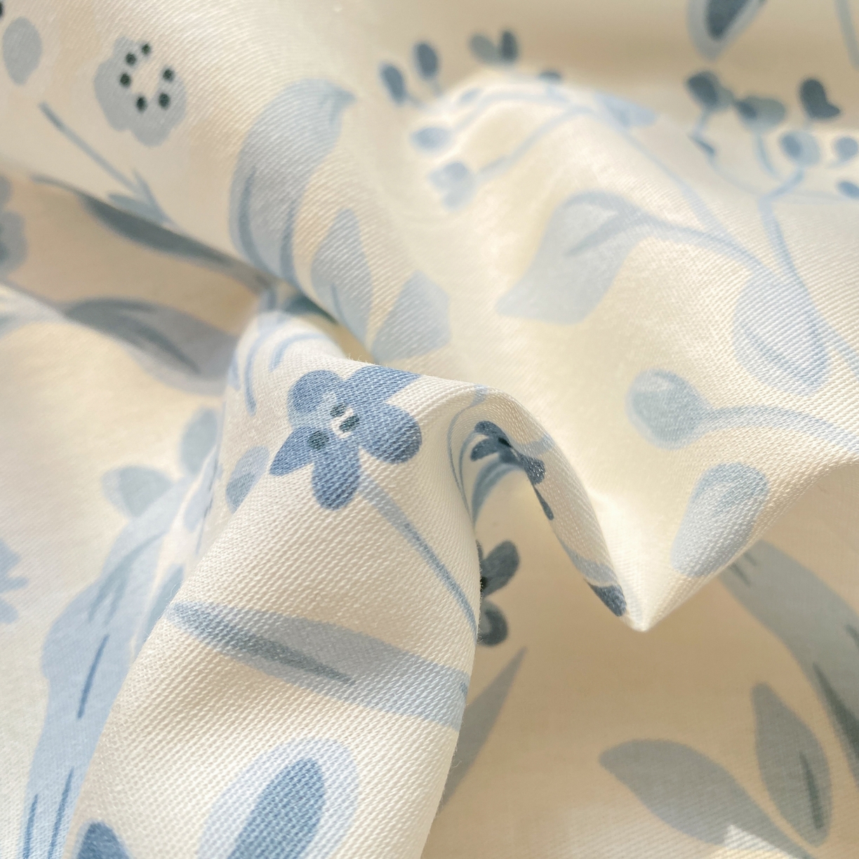 91家纺网 家纺一手货源 找家纺 女子家纺 2026新款全棉纯棉印花小印花花卉款单床笠床笠单件 蓝沫