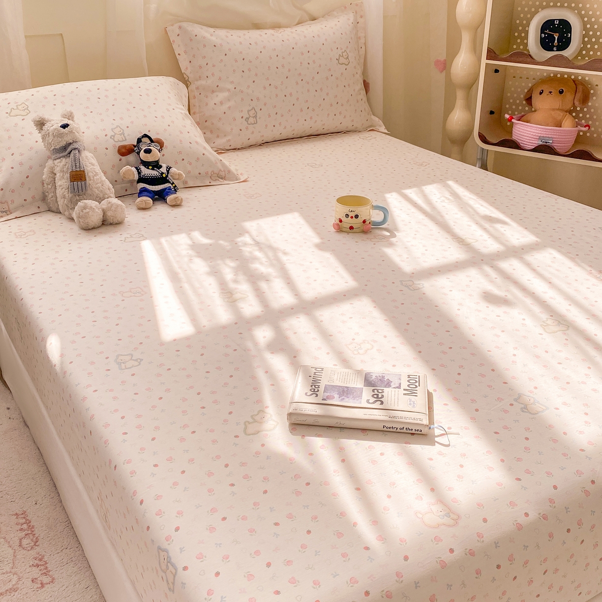 91家纺网 家纺一手货源 找家纺 女子家纺 2026新款全棉纯棉印花小印花花卉款单床笠床笠单件 玫瑰小狗