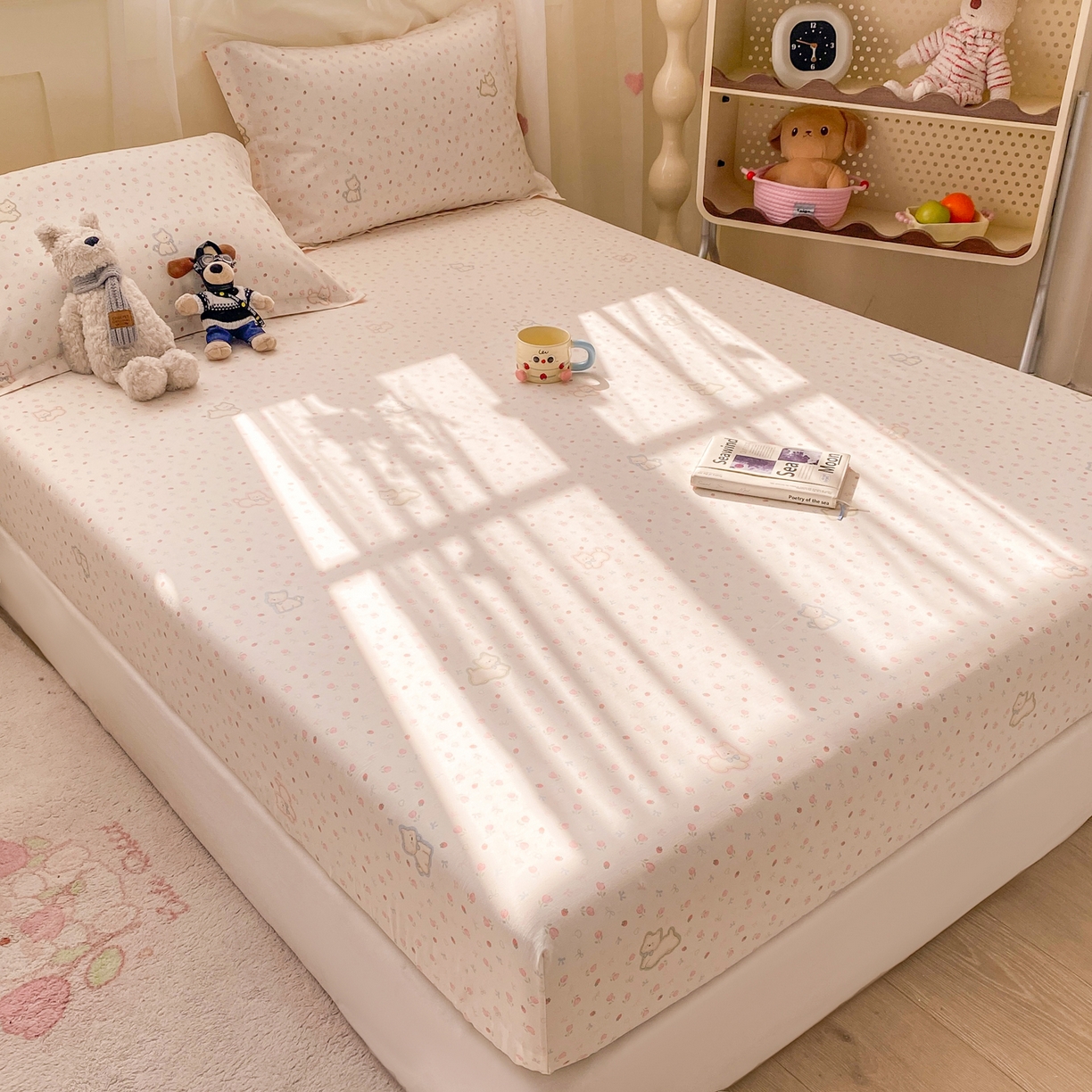 91家纺网 家纺一手货源 找家纺 女子家纺 2026新款全棉纯棉印花小印花花卉款单床笠床笠单件 玫瑰小狗