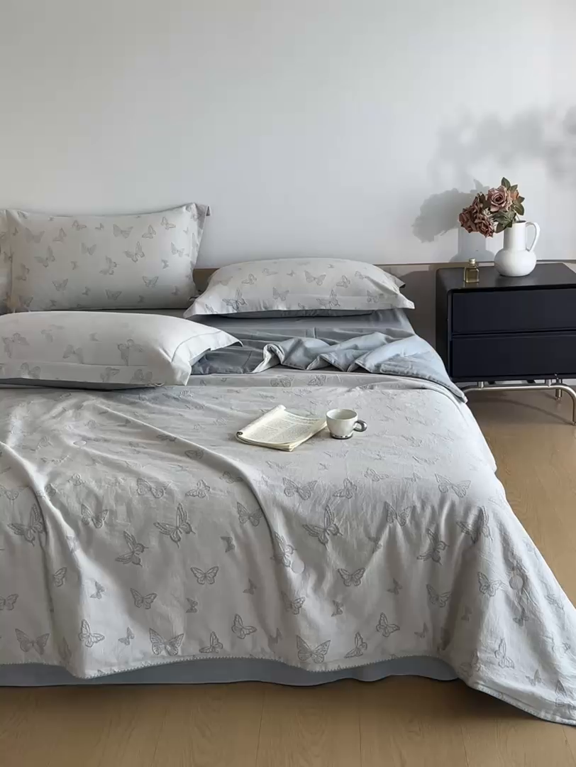 91家纺网 家纺一手货源 找家纺 禾时 2026新款全棉纯棉色织提花四件套 轻舞飞扬（兰）