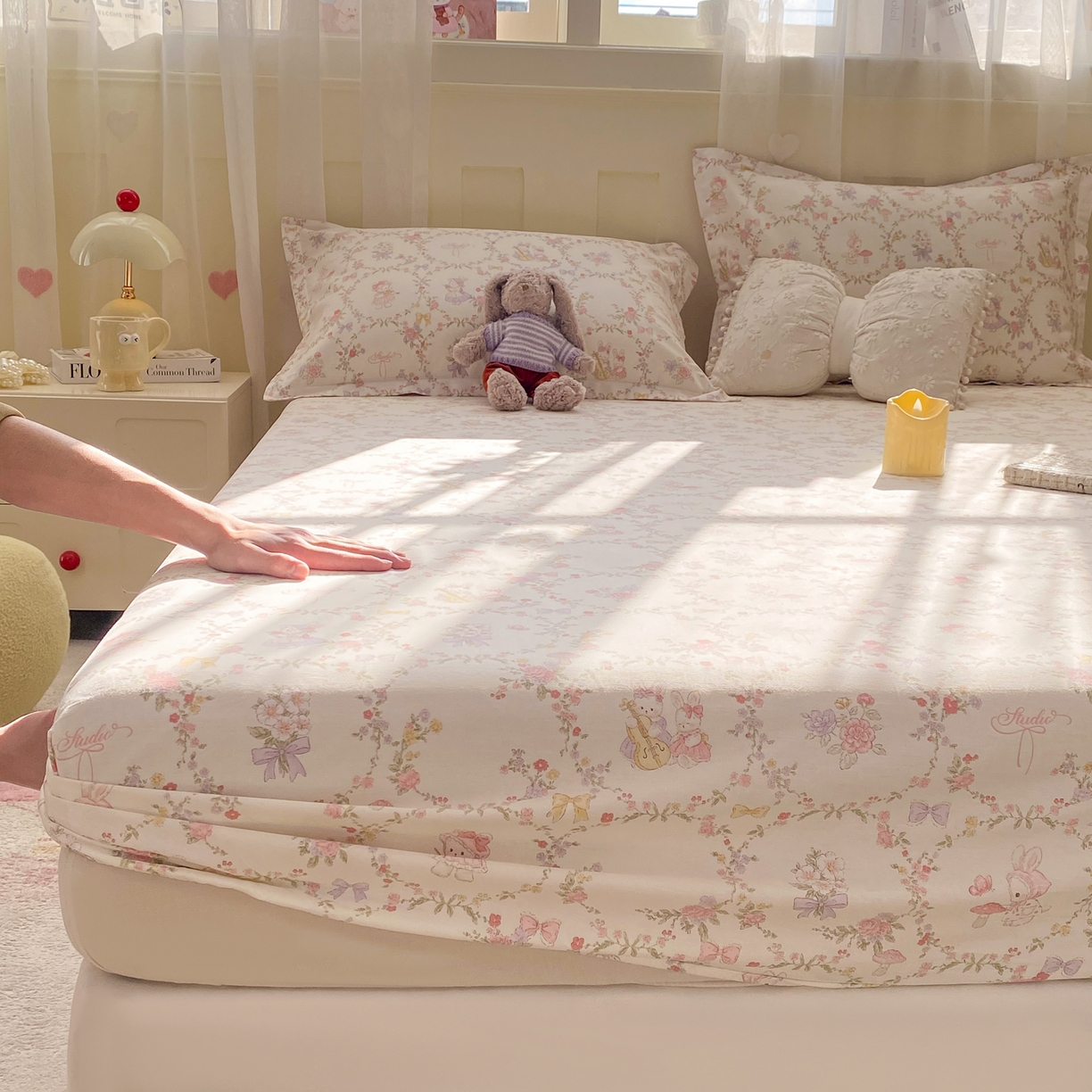 91家纺网 家纺一手货源 找家纺 女子家纺 2026新款全棉纯棉印花小印花花卉款单床笠床笠单件 童话花町