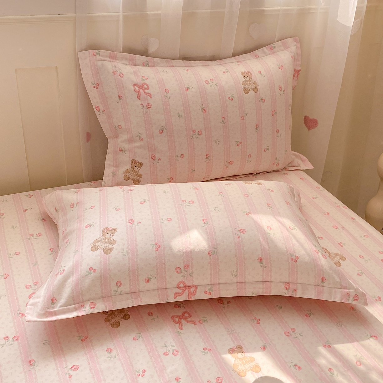 91家纺网 家纺一手货源 找家纺 女子家纺 2026新款全棉纯棉印花小印花花卉款单床笠床笠单件 温柔花朵熊