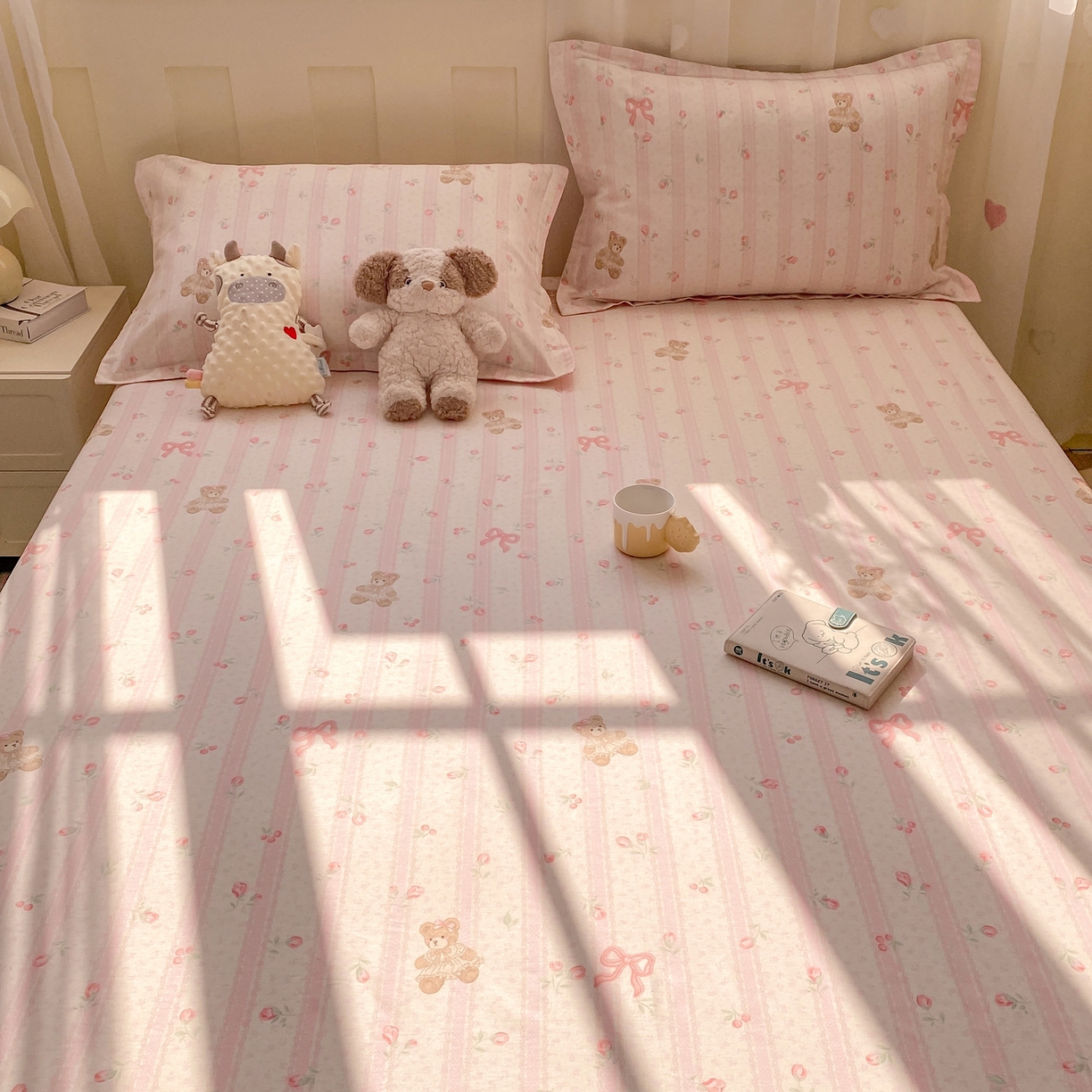 91家纺网 家纺一手货源 找家纺 女子家纺 2026新款全棉纯棉印花小印花花卉款单床笠床笠单件 温柔花朵熊