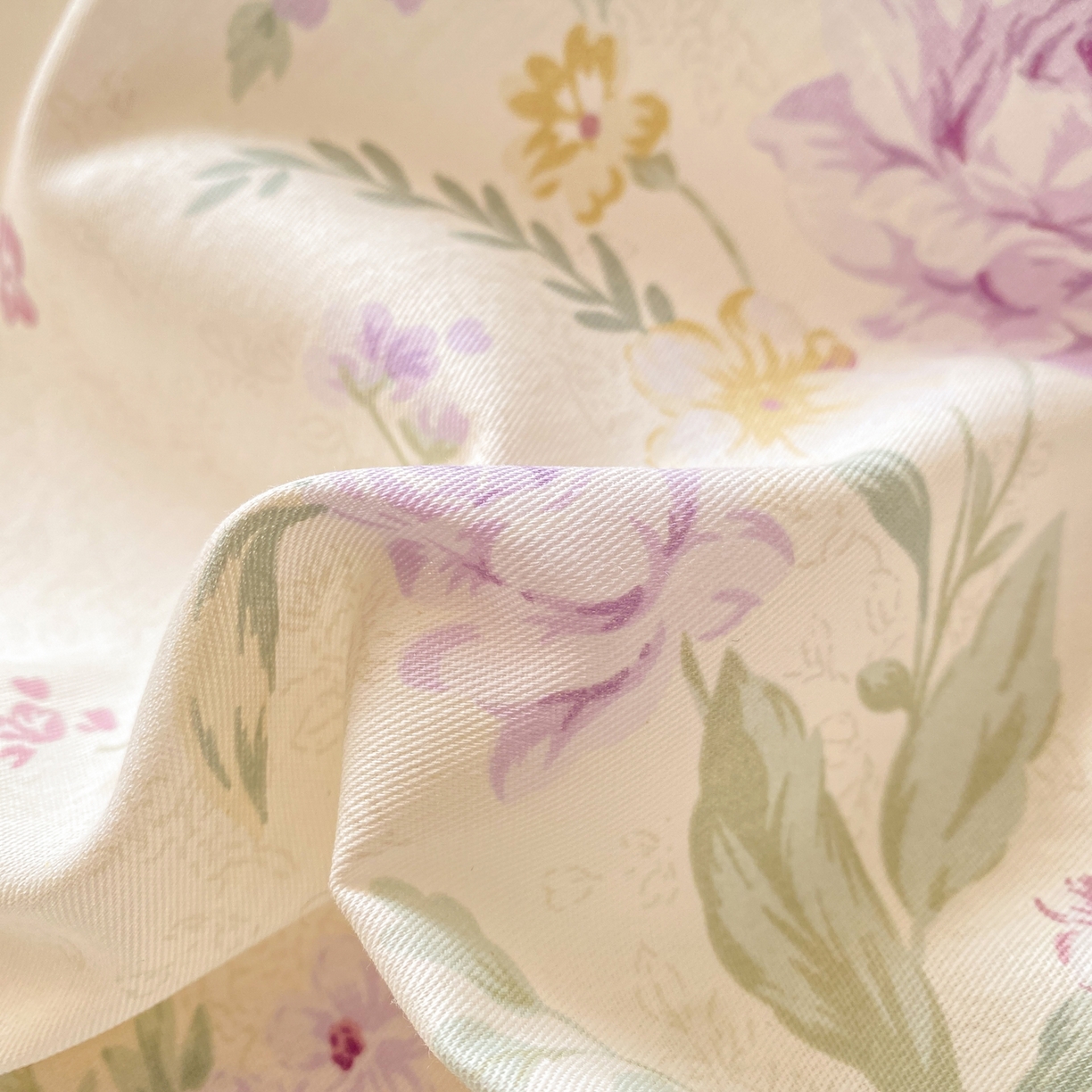 91家纺网 家纺一手货源 找家纺 女子家纺 2026新款全棉纯棉印花小印花花卉款单床笠床笠单件 芜晴花紫