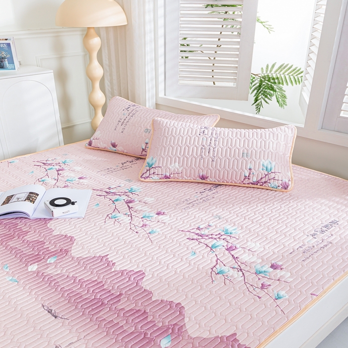 91家纺网 家纺一手货源 找家纺 羽梦家纺 2026新款冰柔丝乳胶床单款凉席湄南荷花