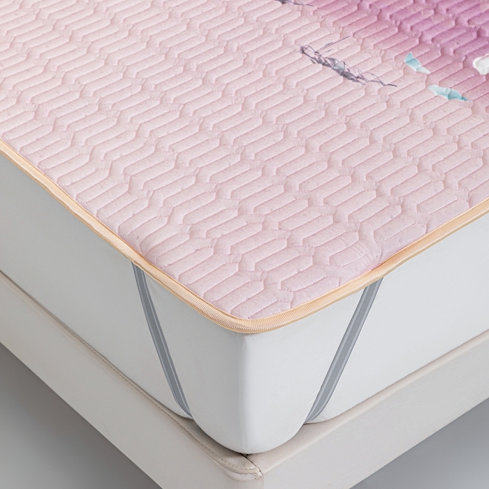 91家纺网 家纺一手货源 找家纺 羽梦家纺 2026新款冰柔丝乳胶床单款凉席湄南荷花