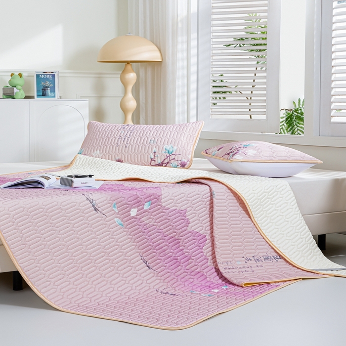 91家纺网 家纺一手货源 找家纺 羽梦家纺 2026新款冰柔丝乳胶床单款凉席湄南荷花