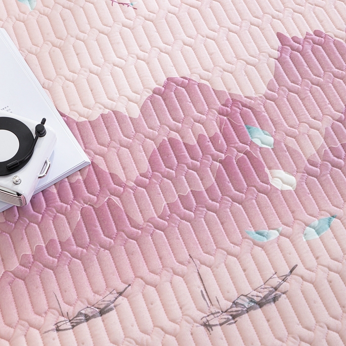 91家纺网 家纺一手货源 找家纺 羽梦家纺 2026新款冰柔丝乳胶床单款凉席湄南荷花