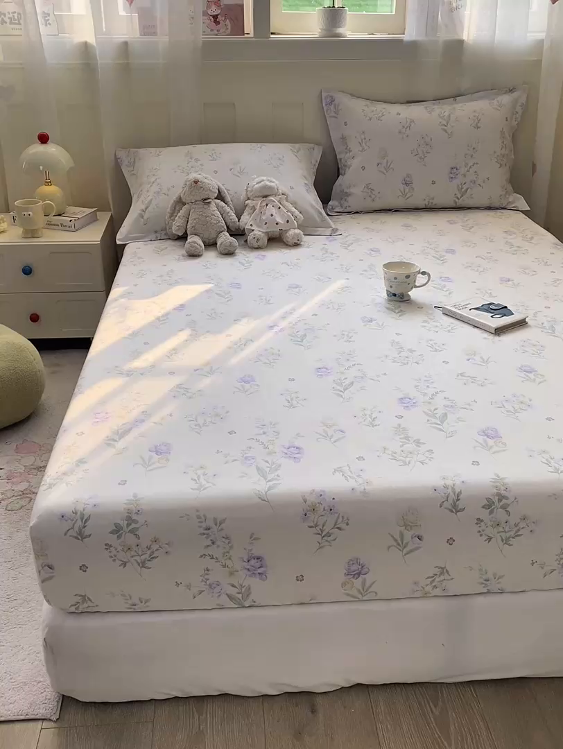 91家纺网 家纺一手货源 找家纺 女子家纺 2026新款全棉纯棉印花小印花花卉款单床笠床笠单件 芜晴花紫