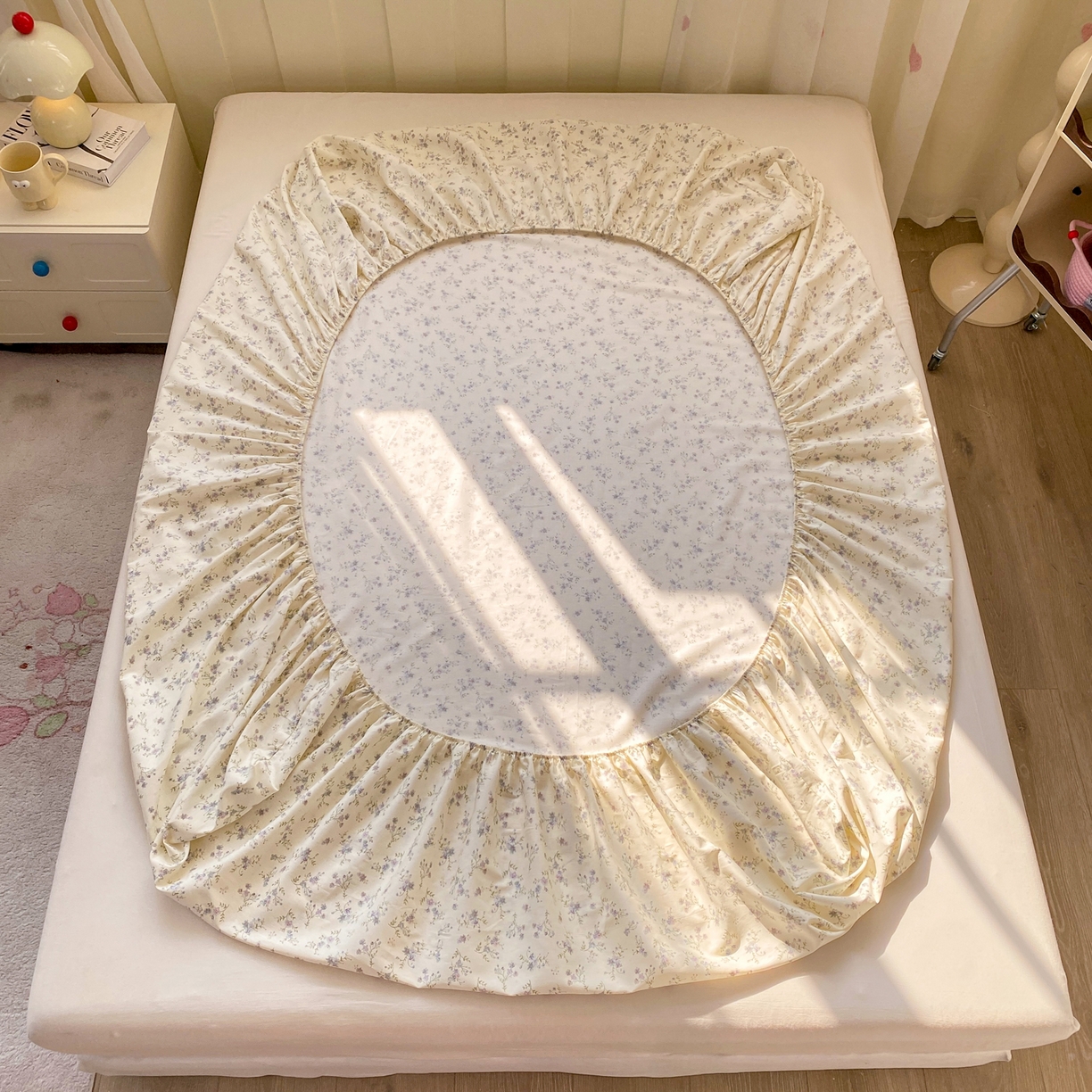 91家纺网 家纺一手货源 找家纺 女子家纺 2026新款全棉纯棉印花小印花花卉款单床笠床笠单件 星辰蔷薇