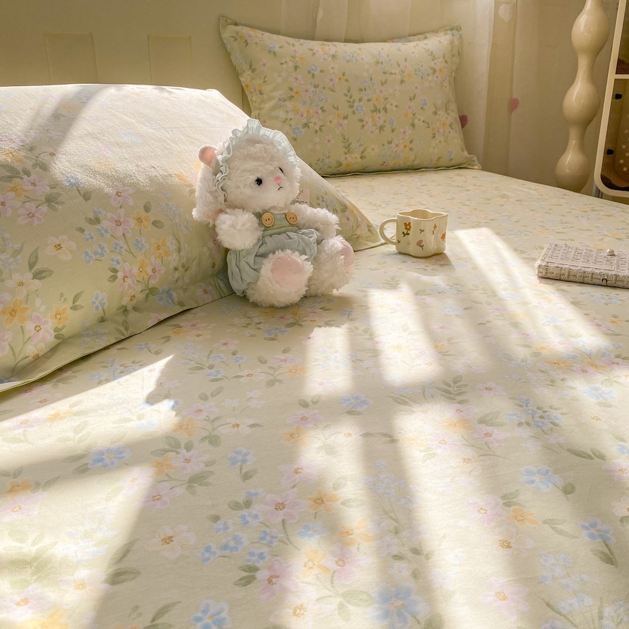 91家纺网 家纺一手货源 找家纺 女子家纺 2026新款全棉纯棉印花小印花花卉款单床笠床笠单件 徐徐花开