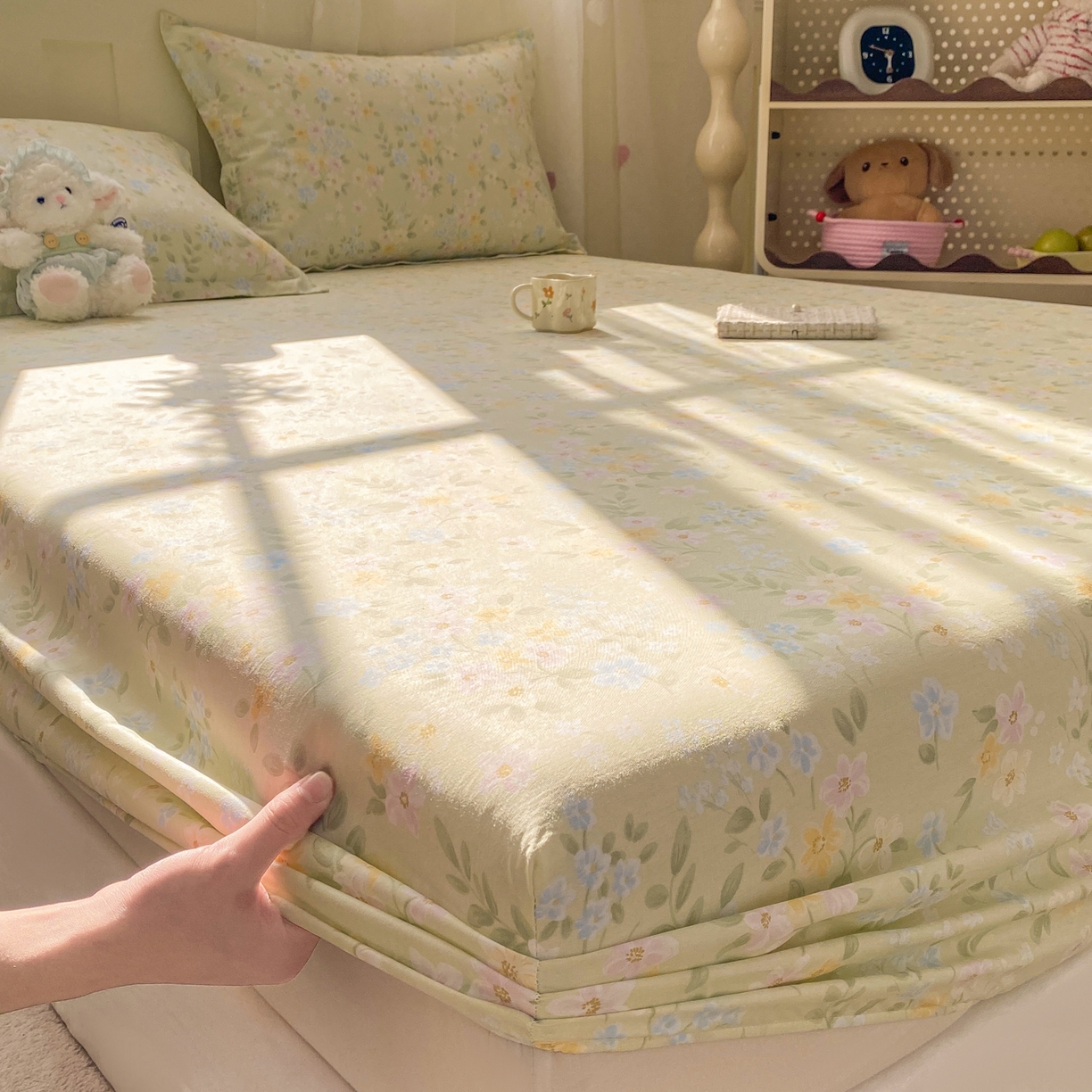 91家纺网 家纺一手货源 找家纺 女子家纺 2026新款全棉纯棉印花小印花花卉款单床笠床笠单件 徐徐花开