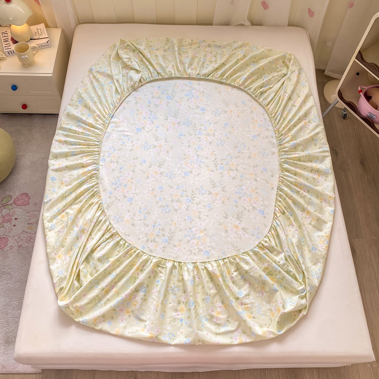 91家纺网 家纺一手货源 找家纺 女子家纺 2026新款全棉纯棉印花小印花花卉款单床笠床笠单件 徐徐花开