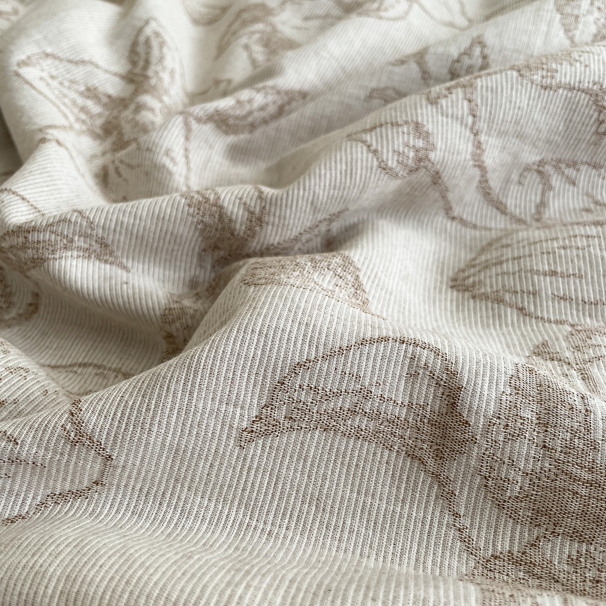 91家纺网 家纺一手货源 找家纺 吾诺家居 2026新款全棉色织提花三层纱夏被夏凉被空调被-华美 芳菲-咖