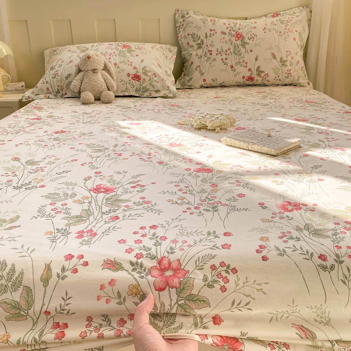 91家纺网 家纺一手货源 找家纺 女子家纺 2026新款全棉纯棉印花小印花花卉款单床笠床笠单件 玉笛花间