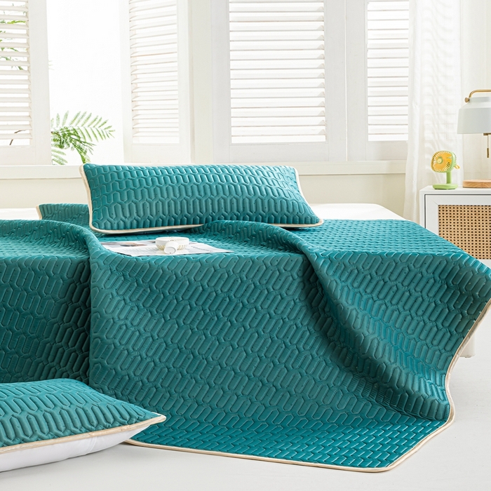 91家纺网 家纺一手货源 找家纺 羽梦家纺 2026新款冰柔丝乳胶床单款凉席墨绿