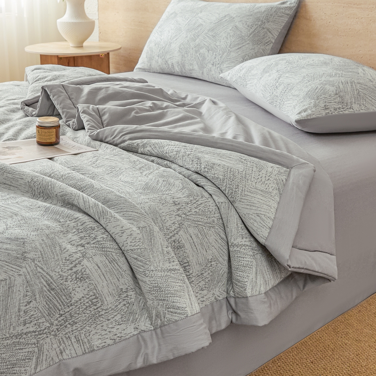 91家纺网 家纺一手货源 找家纺 吾诺家居 2026新款全棉色织提花三层纱夏被夏凉被空调被-华美 简森-灰