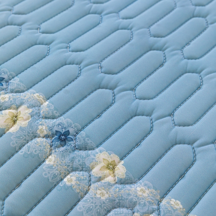 91家纺网 家纺一手货源 找家纺 羽梦家纺 2026新款冰柔丝乳胶床单款凉席倾城之恋