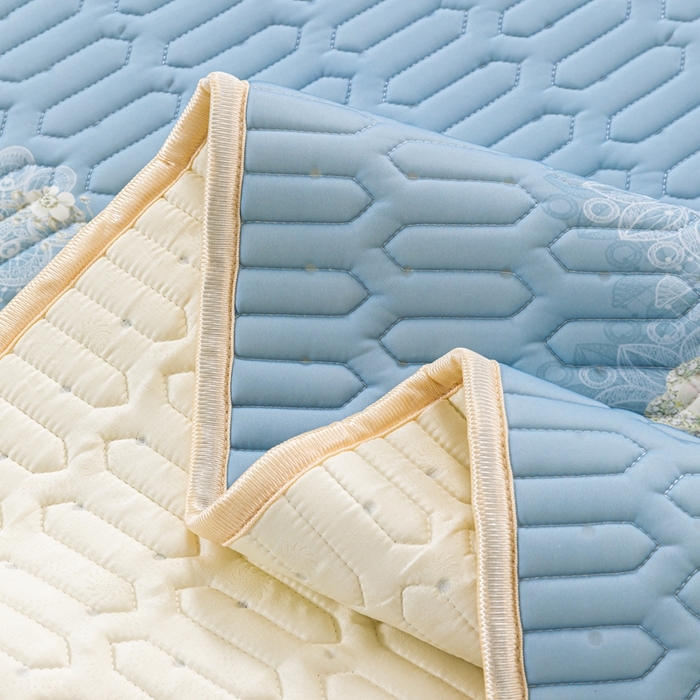 91家纺网 家纺一手货源 找家纺 羽梦家纺 2026新款冰柔丝乳胶床单款凉席倾城之恋