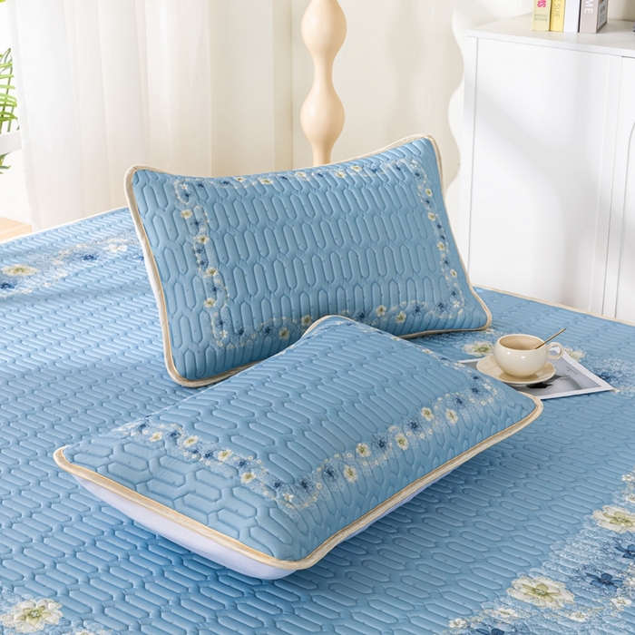 91家纺网 家纺一手货源 找家纺 羽梦家纺 2026新款冰柔丝乳胶床单款凉席倾城之恋