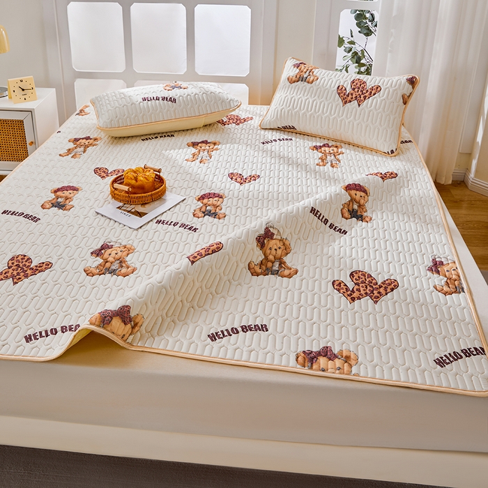 91家纺网 家纺一手货源 找家纺 羽梦家纺 2026新款冰柔丝乳胶床单款凉席小熊派对