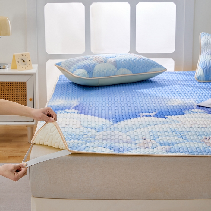 91家纺网 家纺一手货源 找家纺 羽梦家纺 2026新款冰柔丝乳胶床单款凉席云端兔语