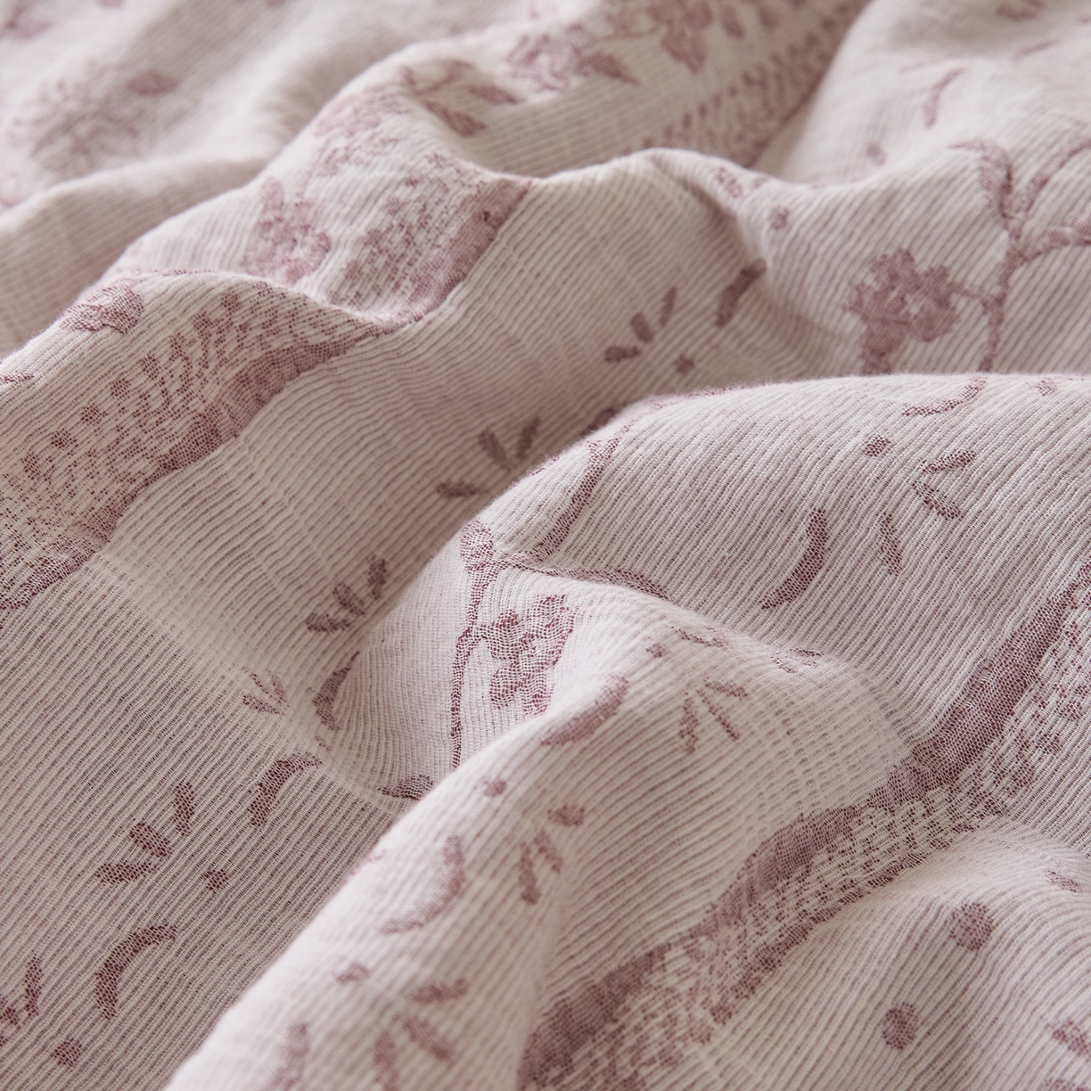 91家纺网 家纺一手货源 找家纺 吾诺家居 2026新款全棉色织提花三层纱夏被夏凉被空调被-华美 恋恋花开