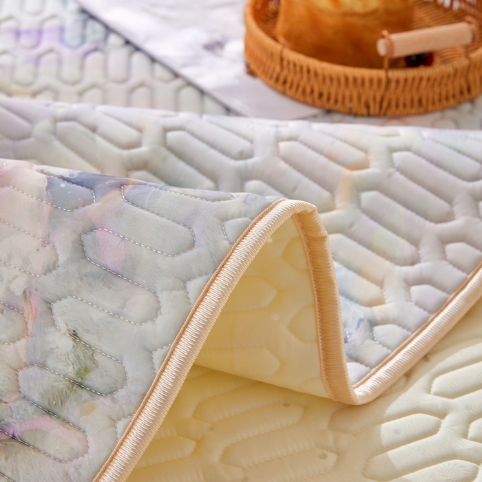 91家纺网 家纺一手货源 找家纺 羽梦家纺 2026新款冰柔丝乳胶床单款凉席雾里看花