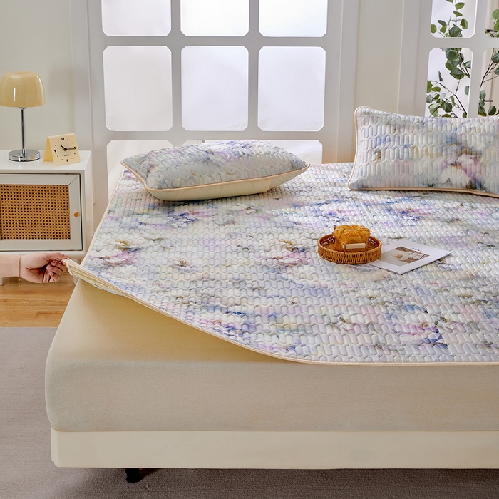 91家纺网 家纺一手货源 找家纺 羽梦家纺 2026新款冰柔丝乳胶床单款凉席雾里看花